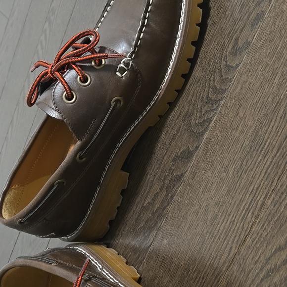 Shoes - Picture 2 of 7